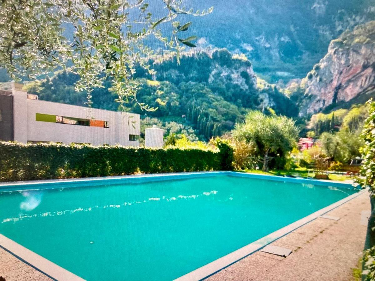 Appartamento Peppino Mit Seeblick Und Pool Riva Zewnętrze zdjęcie