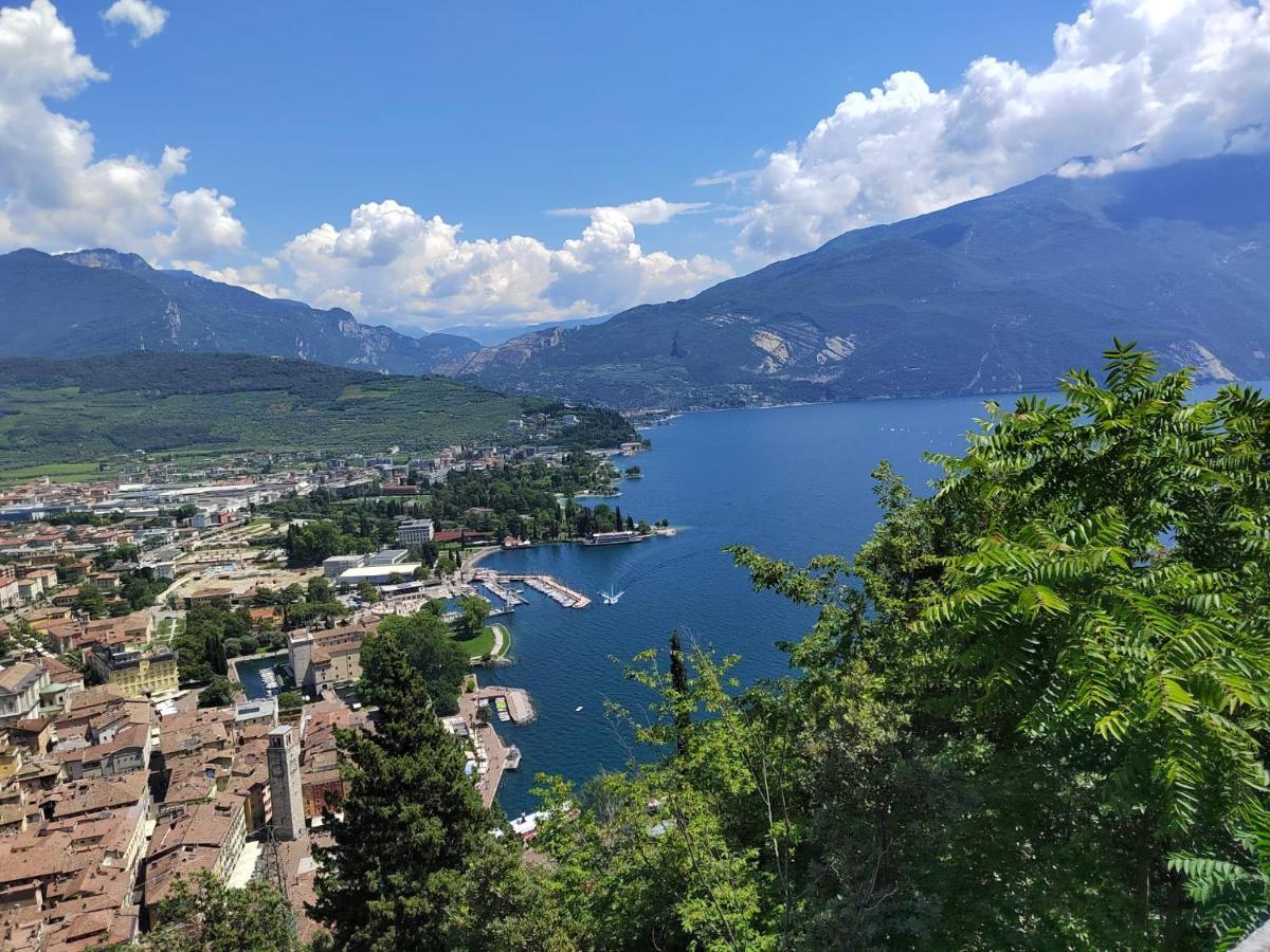 Appartamento Peppino Mit Seeblick Und Pool Riva Zewnętrze zdjęcie
